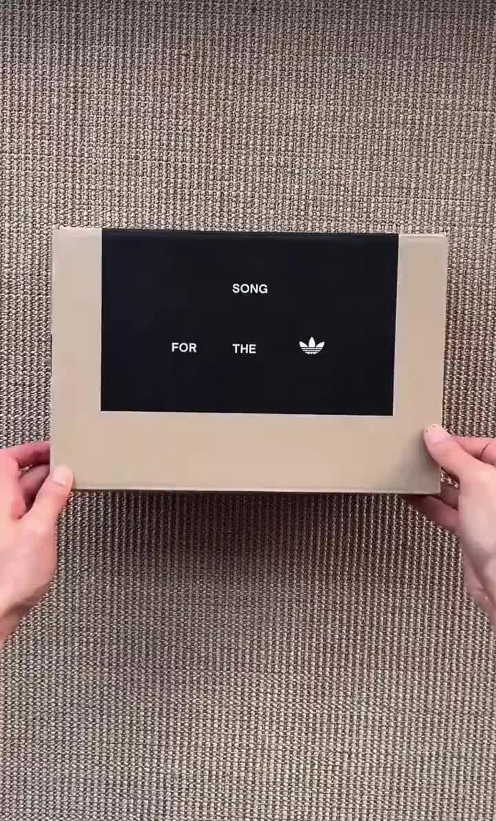 球鞋档案 | SFTM x adidas 003的材质魔
法