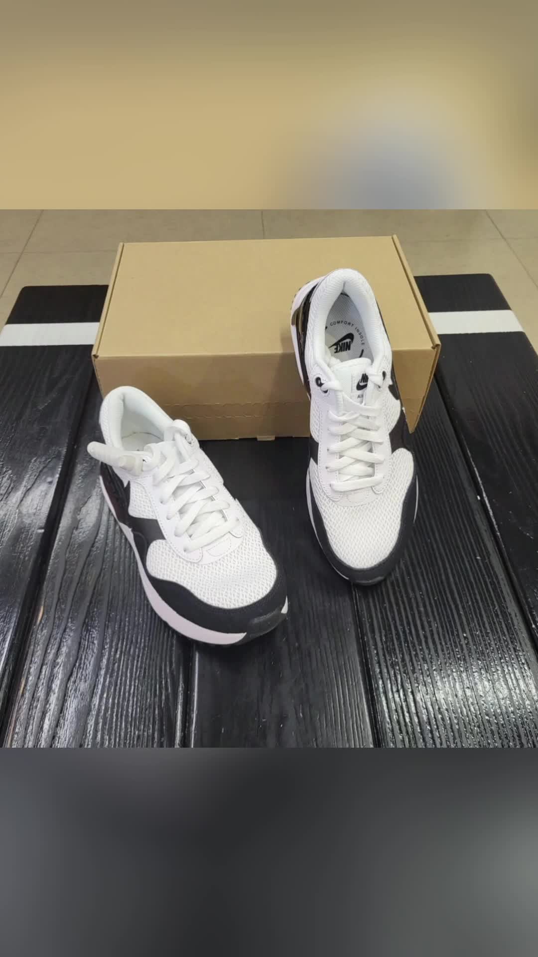 黑白配色，超百搭哦