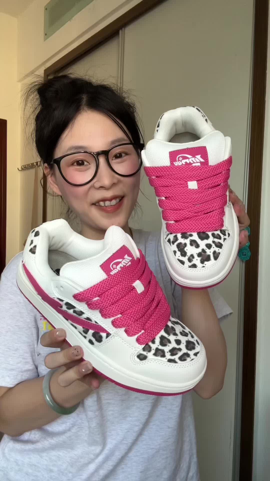 甜酷风yyds！这双豹纹板鞋我焊在脚上了！