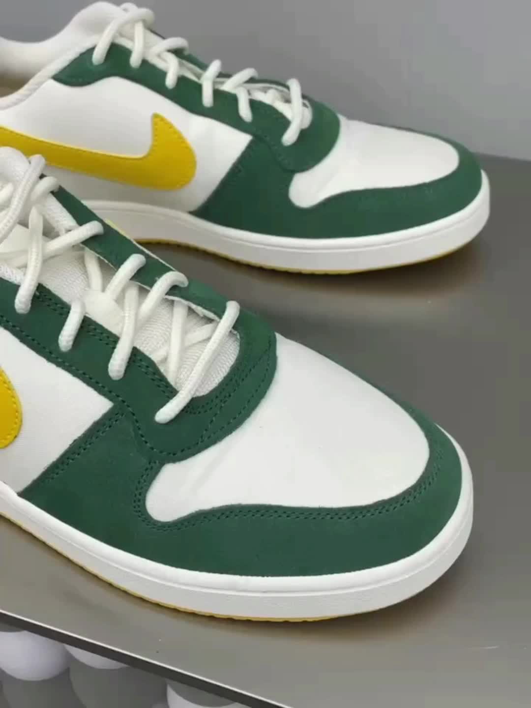 Nike Cot Borough
运动风，不止一面