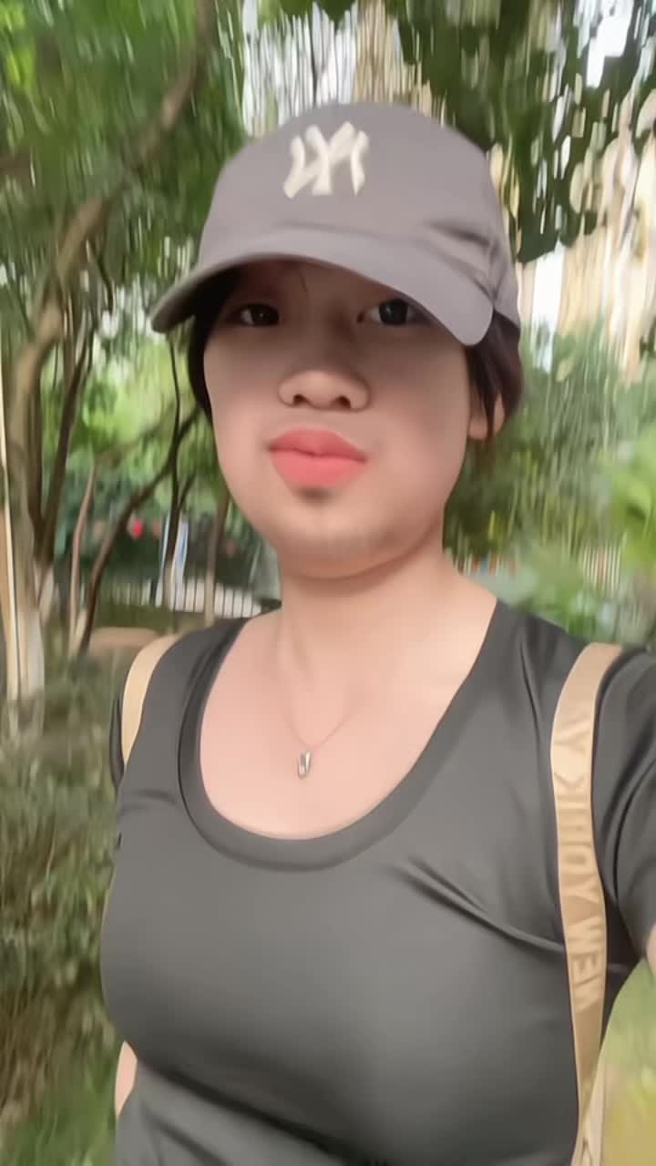 嘻嘻～好喜欢我的麻辣拌鸭舌帽🧢