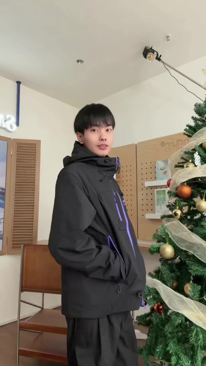 2开拿下三件外套⁉️沃兰迪三合一软甲冲锋衣，AirGuard黑科技全天候防护，自在随行不设限！