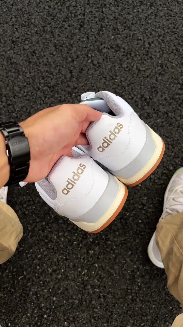 冬天穿阿迪真的巨帅