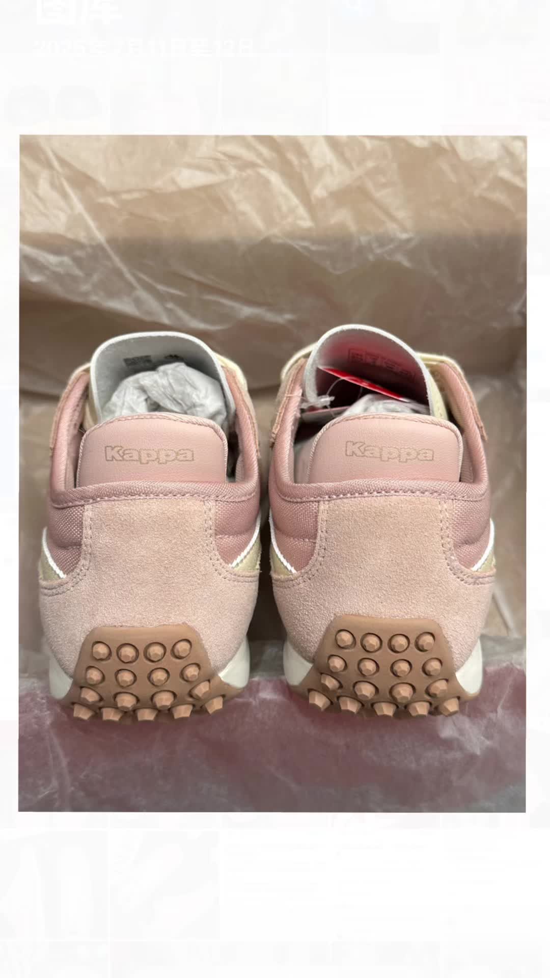 这双樱花粉德训鞋，把复古与甜妹感焊在了脚上