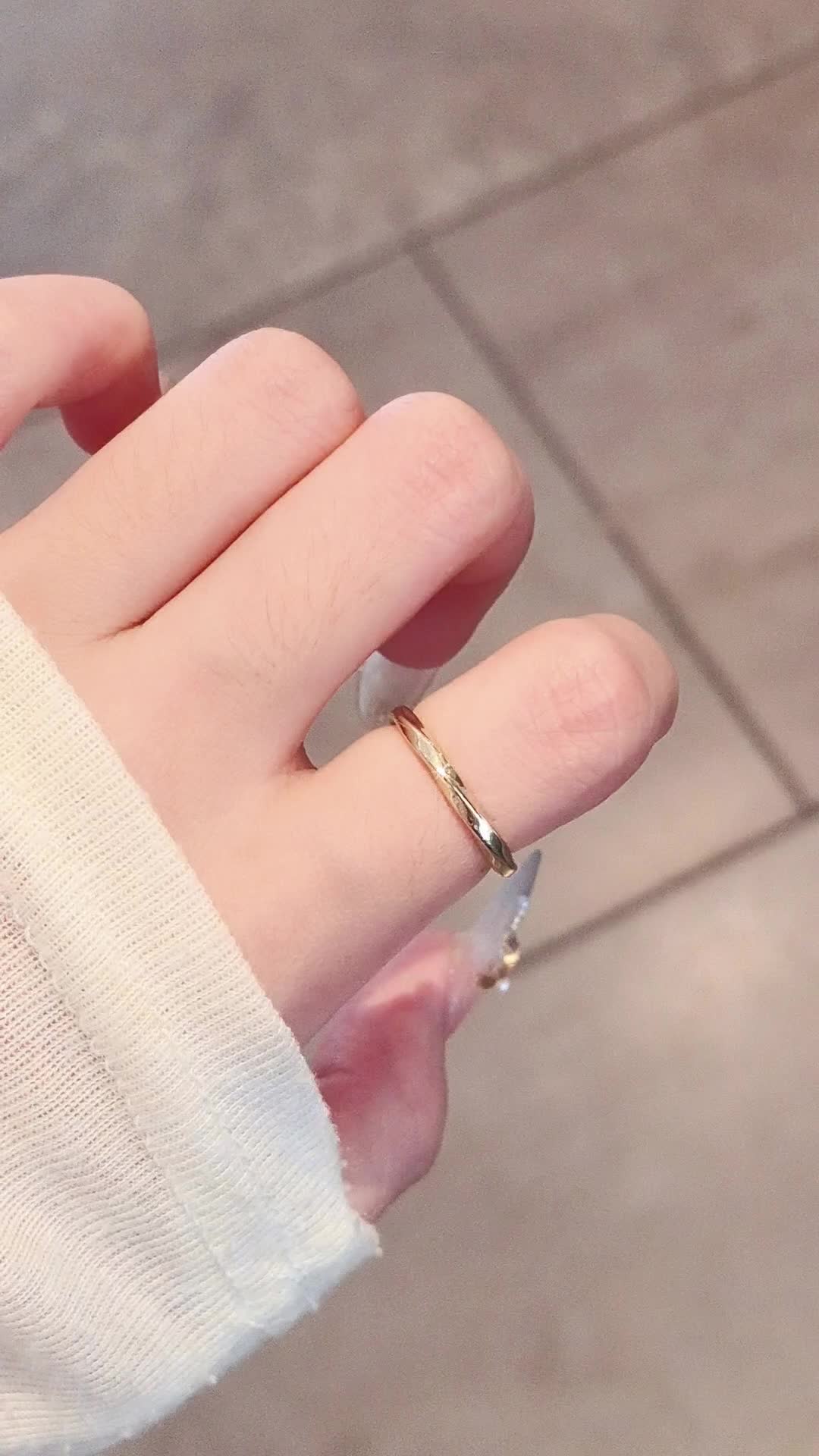 是很难不爱的小金戒指诶🥹