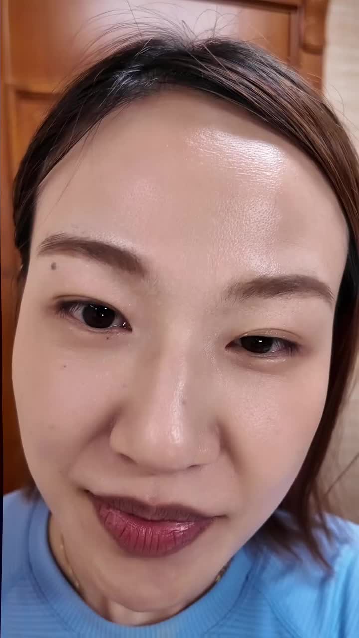 发现一个35岁保持脸不垮的方法。。。