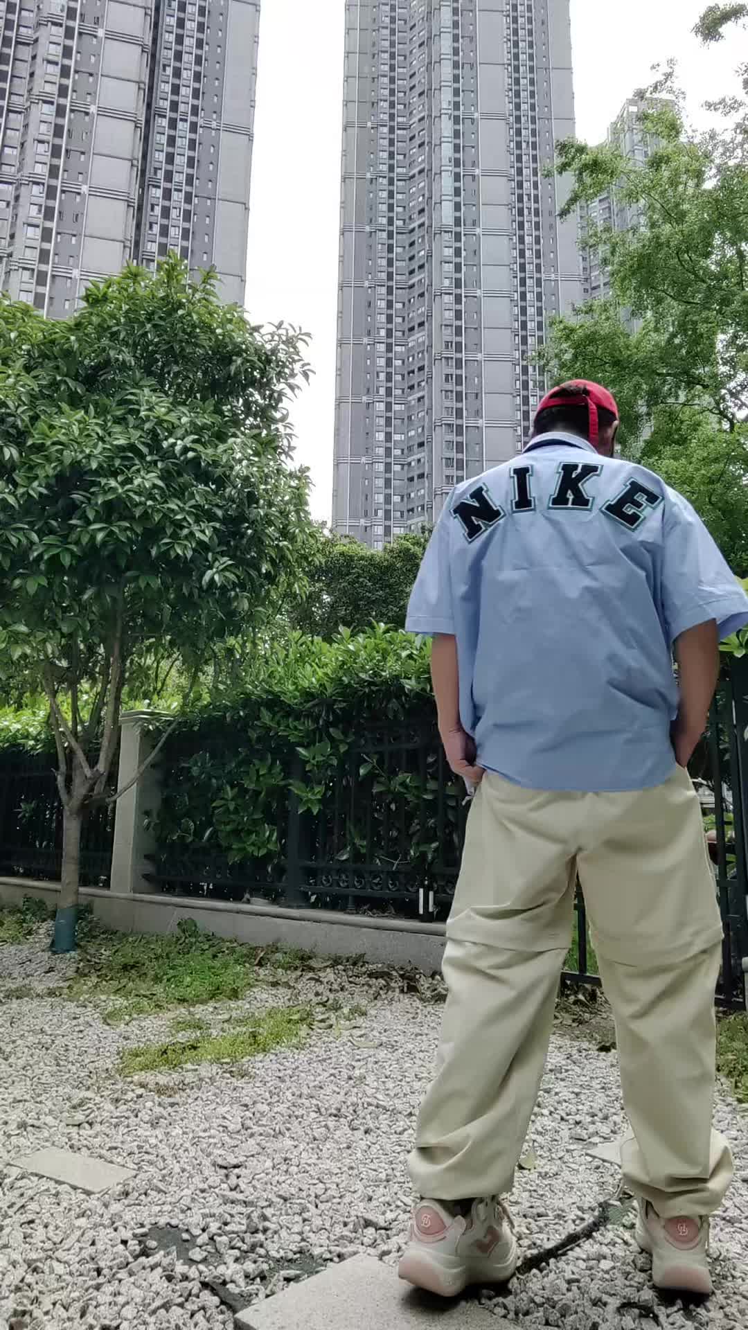 时髦春日休闲工装风出街穿搭分享