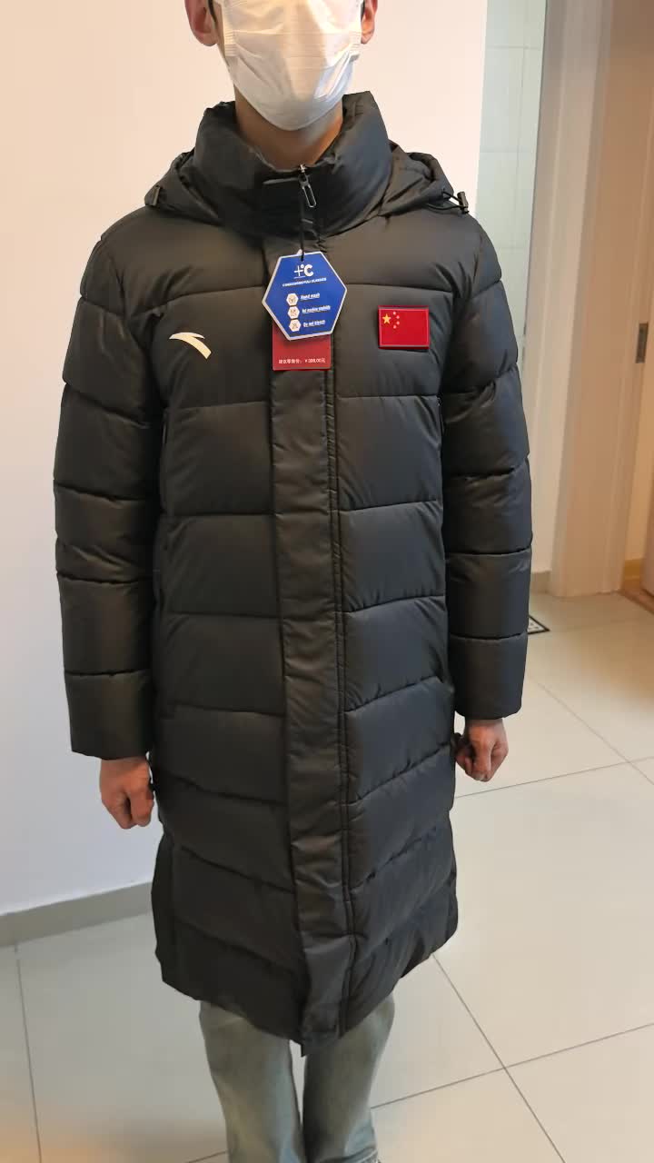 体育生冬天必备的长款羽绒服