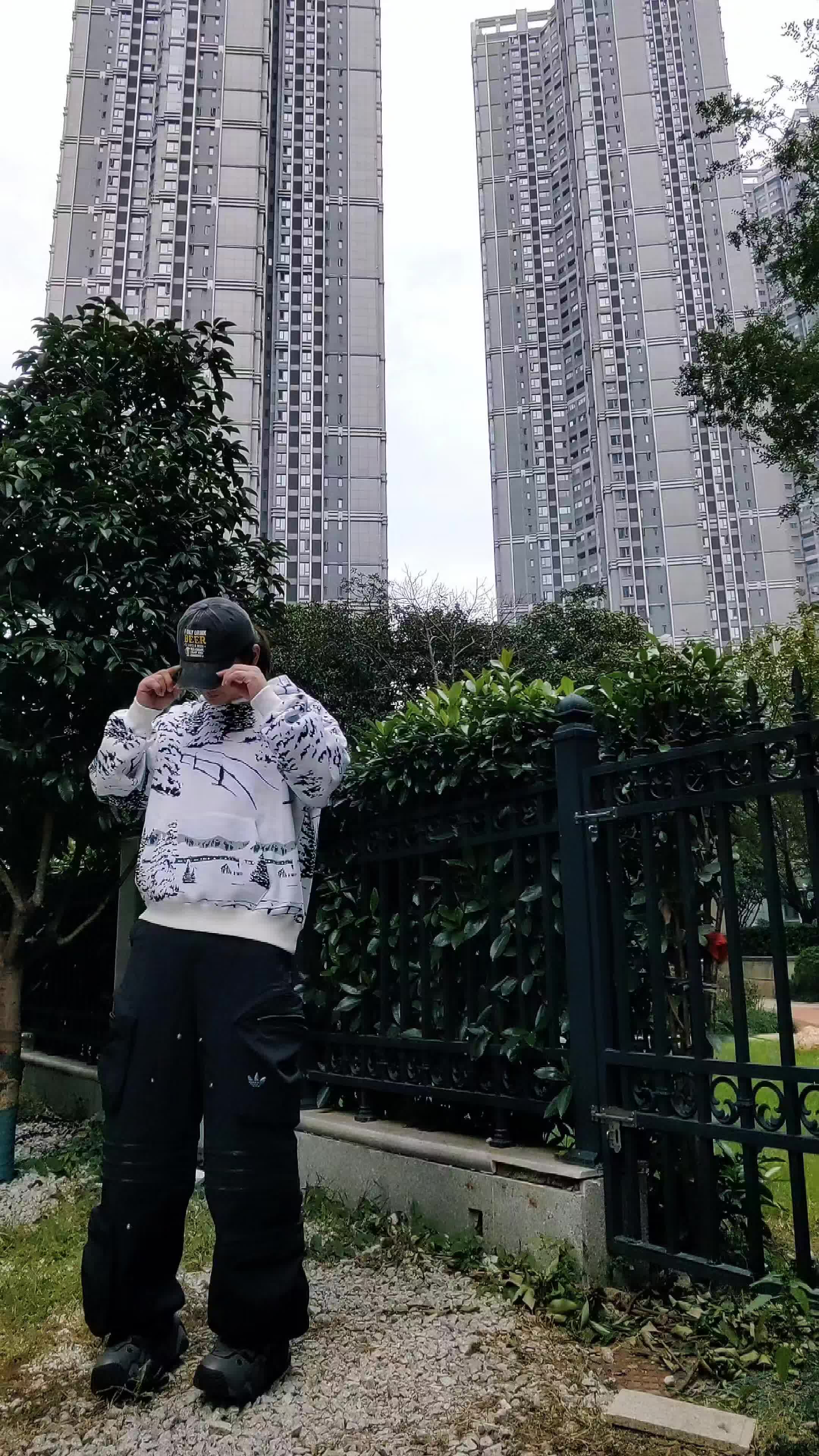 秋冬时髦运动连帽卫衣穿搭分享