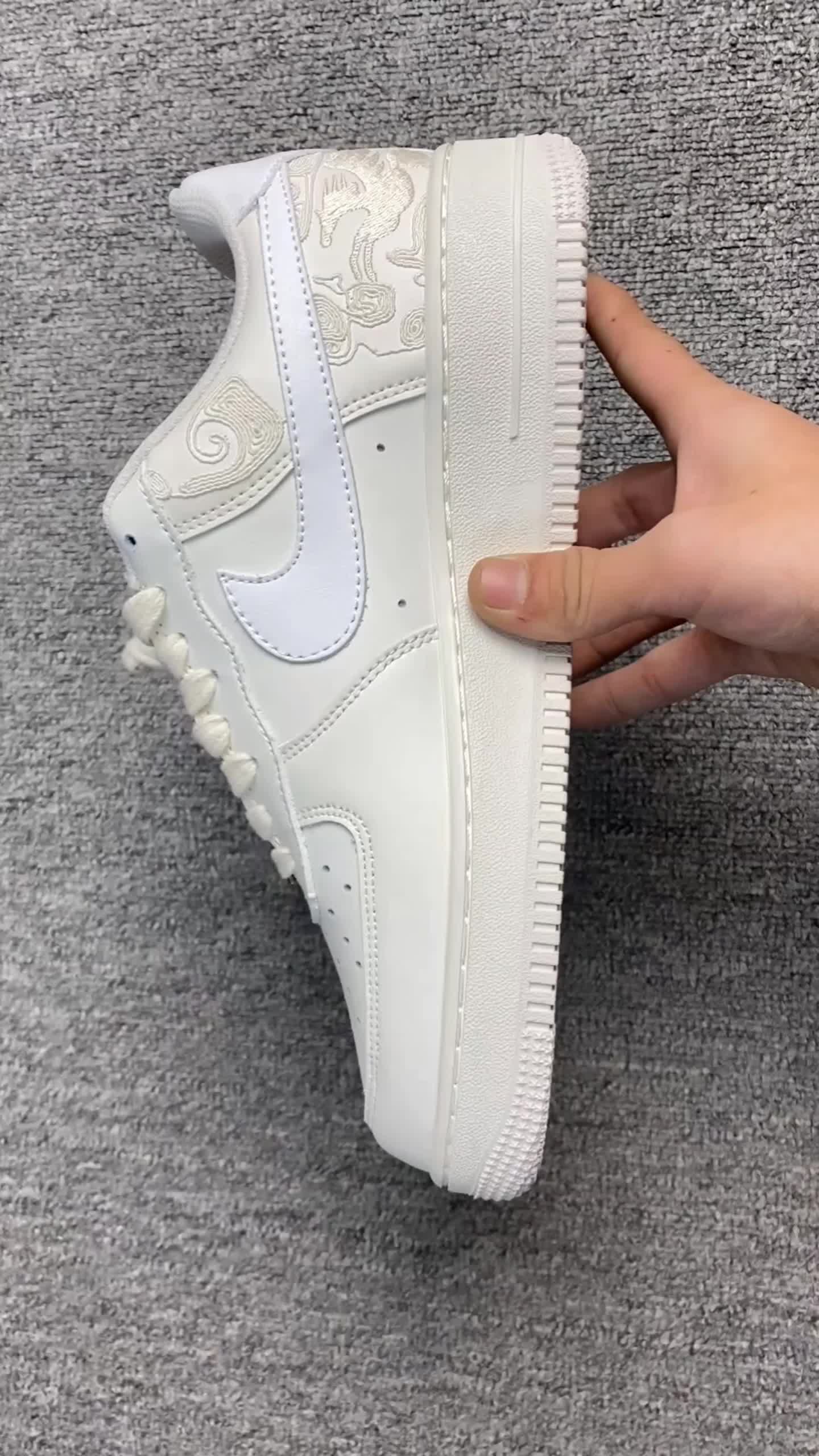 🐎 马年限定空军一号｜把东方气韵踩在脚下