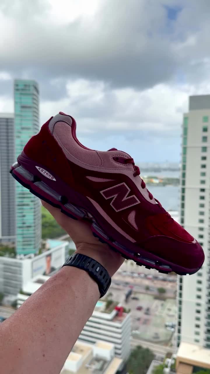 越看越上头的复古红！New Balance 2002R 限定配色测评