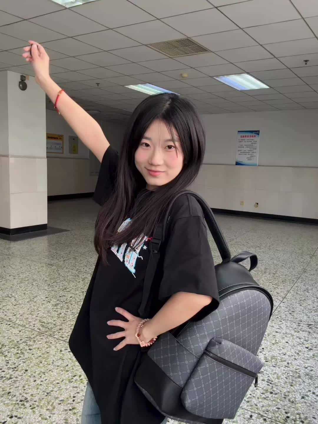 高级质感的包和穿搭更配哦