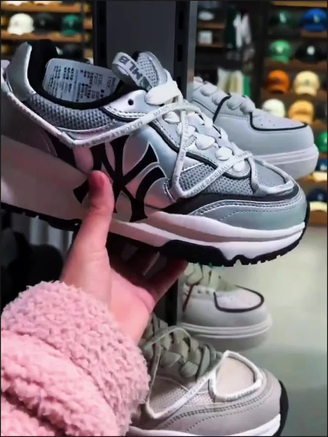 "经典重塑，潮流新生 —— MLB Chunky Runner复古休闲跑步鞋震撼登场！