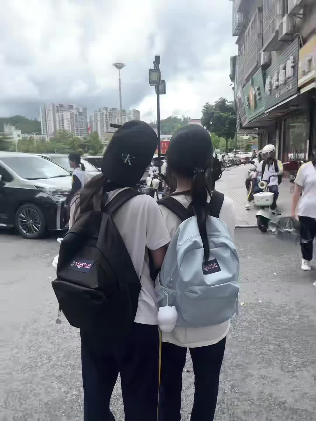 jansport女孩不会输