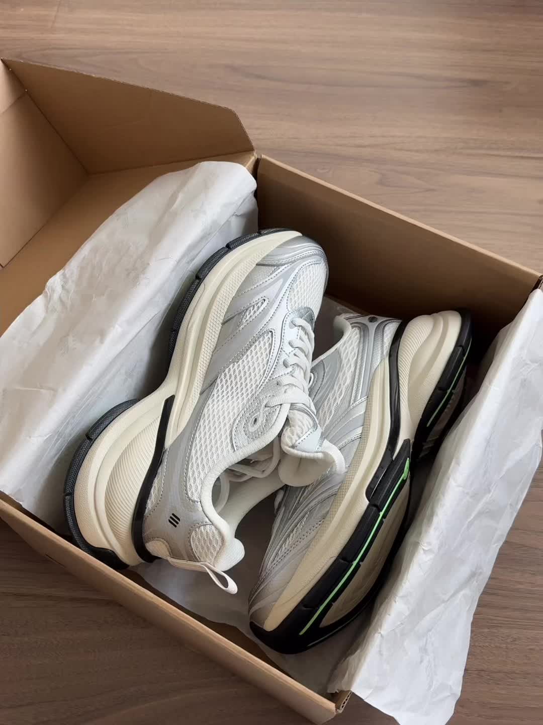 特步发明老爹鞋的真的是天才！