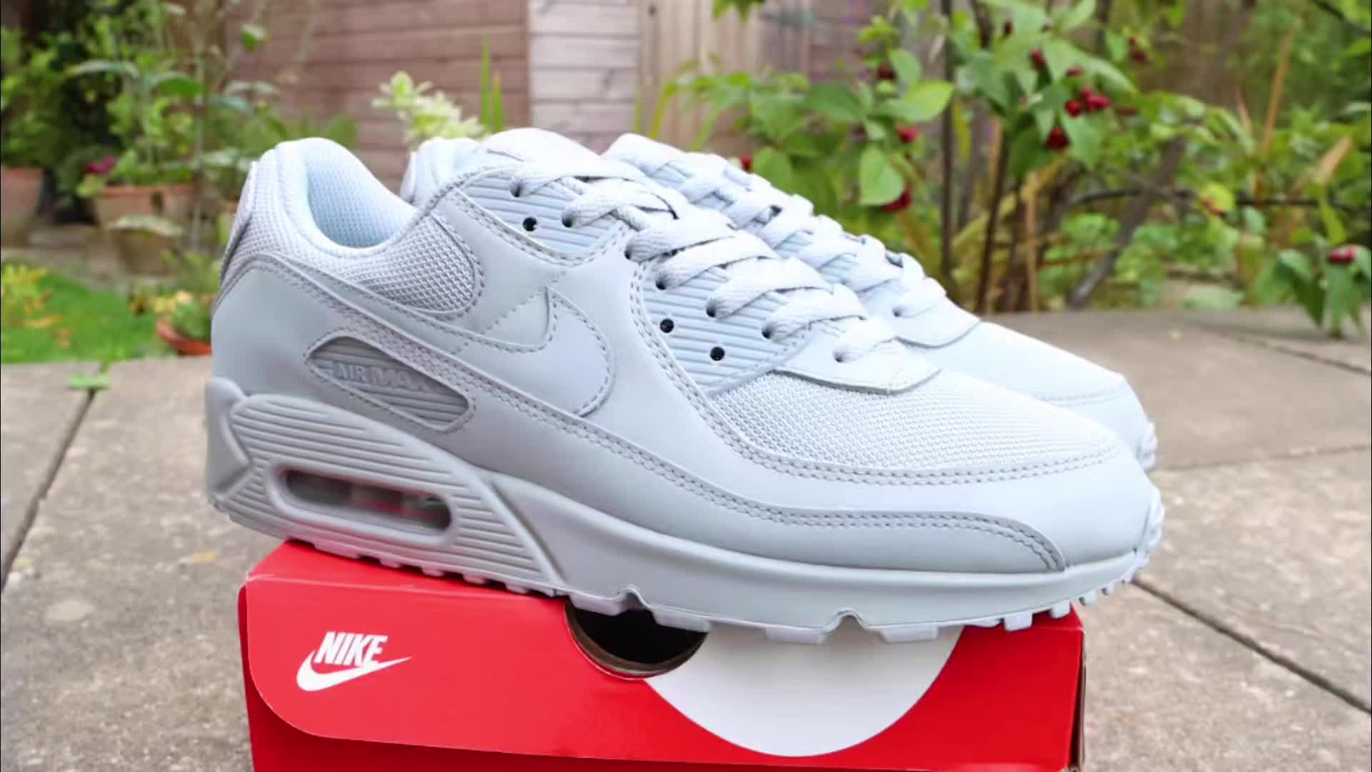 nike air max90经典之作，火热来袭。