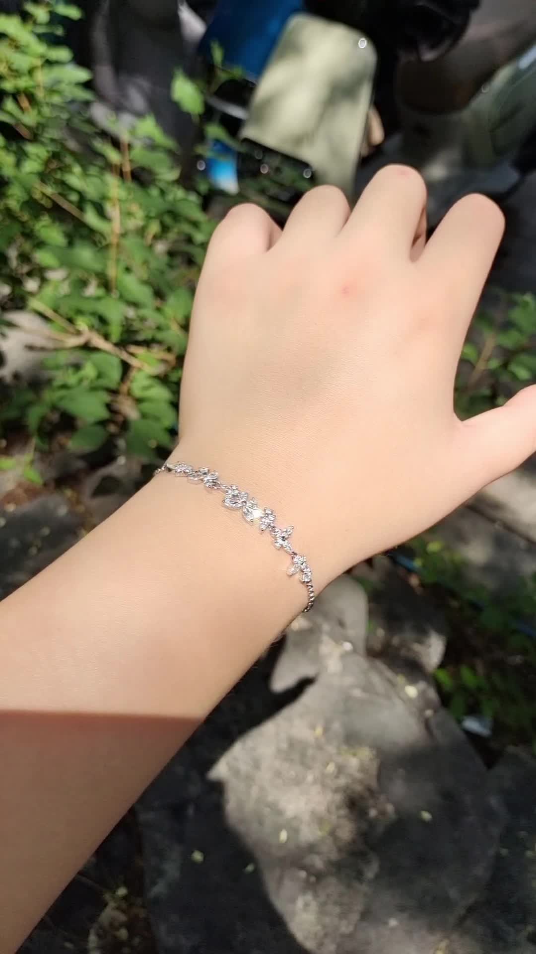 谁要是还没有紫藤花手链，我真的会伤心的!