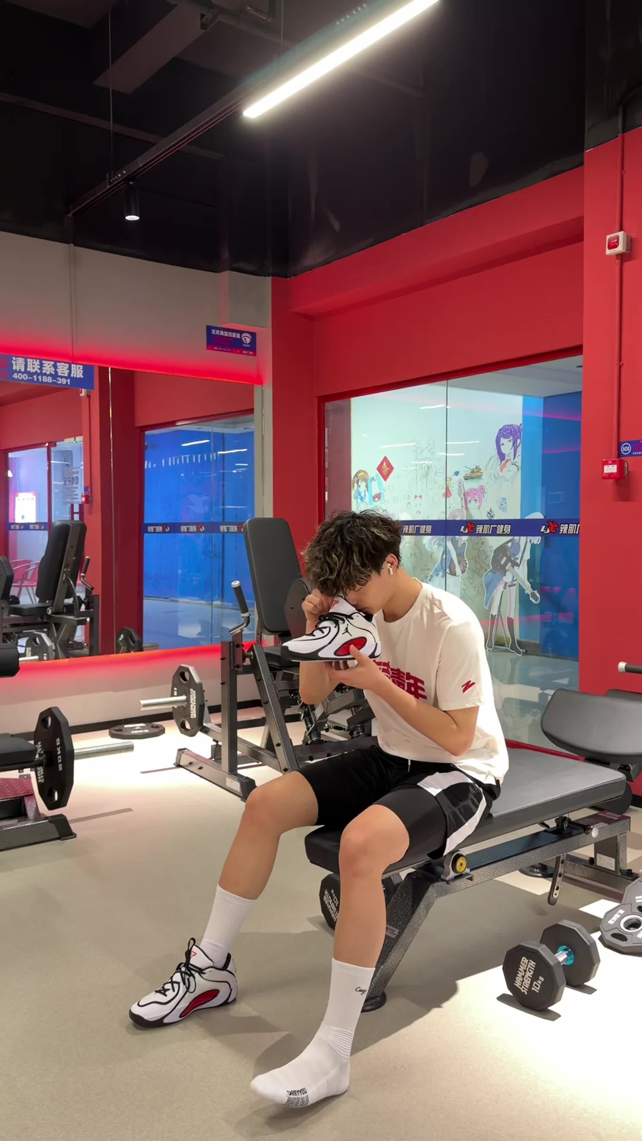 篮球男孩穿这双鞋练弹跳不要太香咯