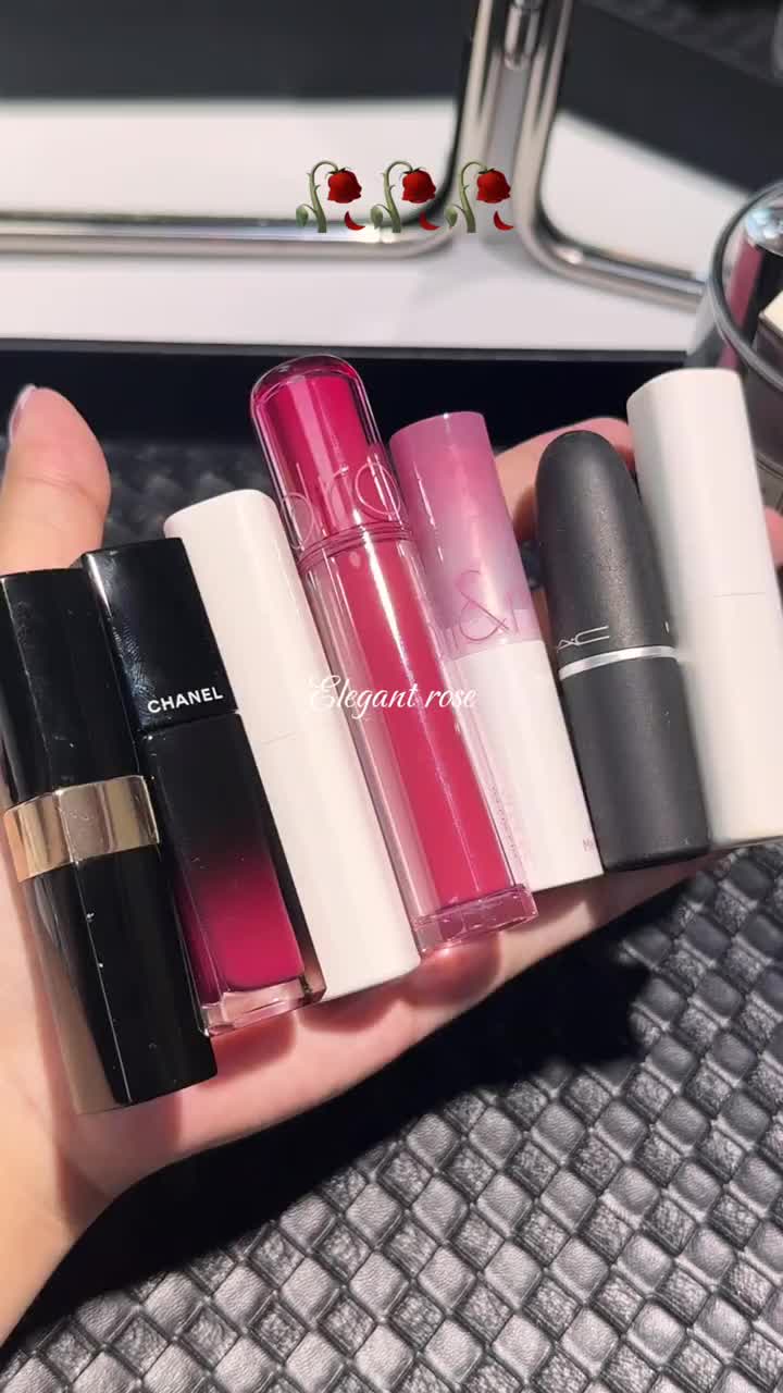 我口袋只剩玫瑰一片🥀希望玫瑰铺满你来时的路