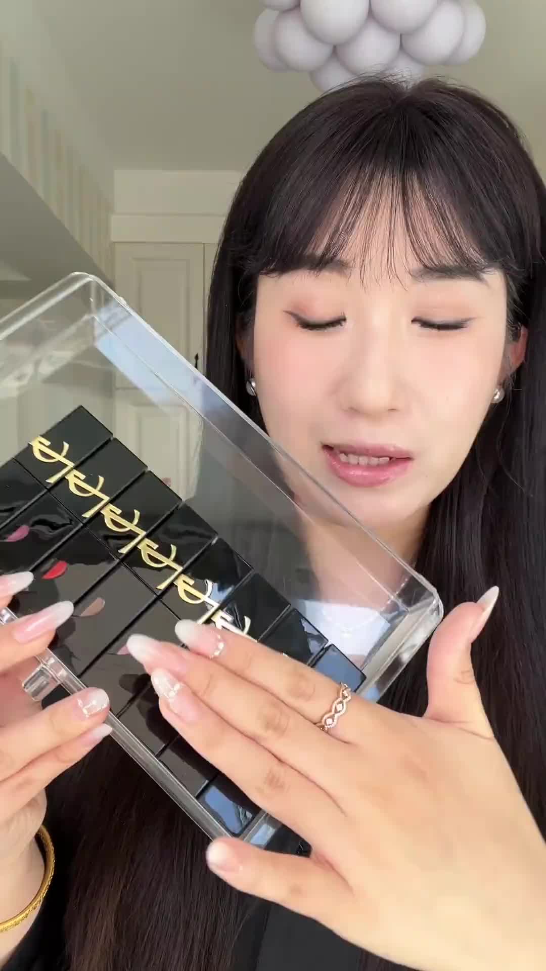 💘爱心狙击！YSL唇釉把银河涂嘴上！吻过不留痕但心动留整晚，七夕锁死它！