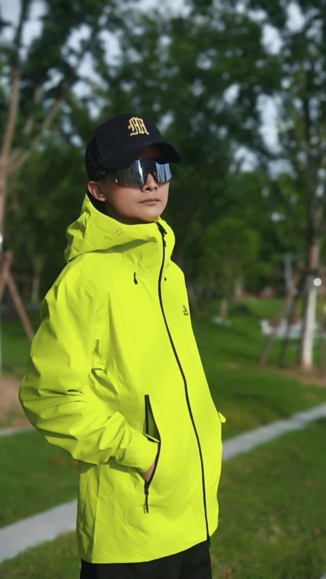 冲锋衣怎么购买便宜，就是反季节呀