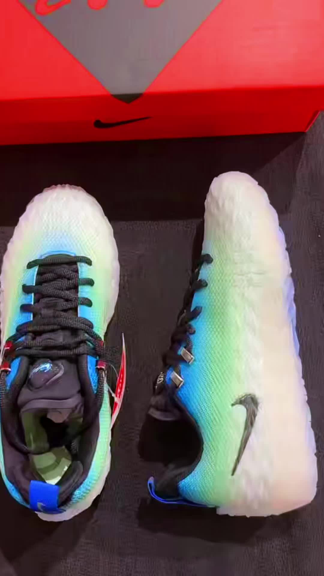 2026识货萌新创作营/耐磨但偏重！Nike S.T. Charge EP，你愿意为稳定性牺牲轻