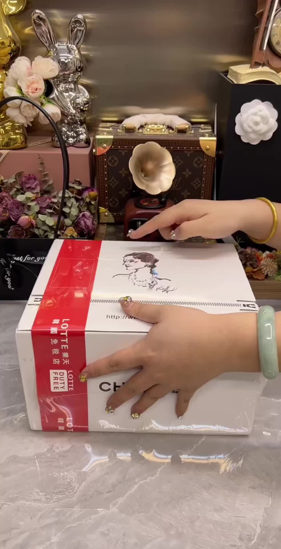 全网最火潮流时尚女包 奶呼呼超温柔！