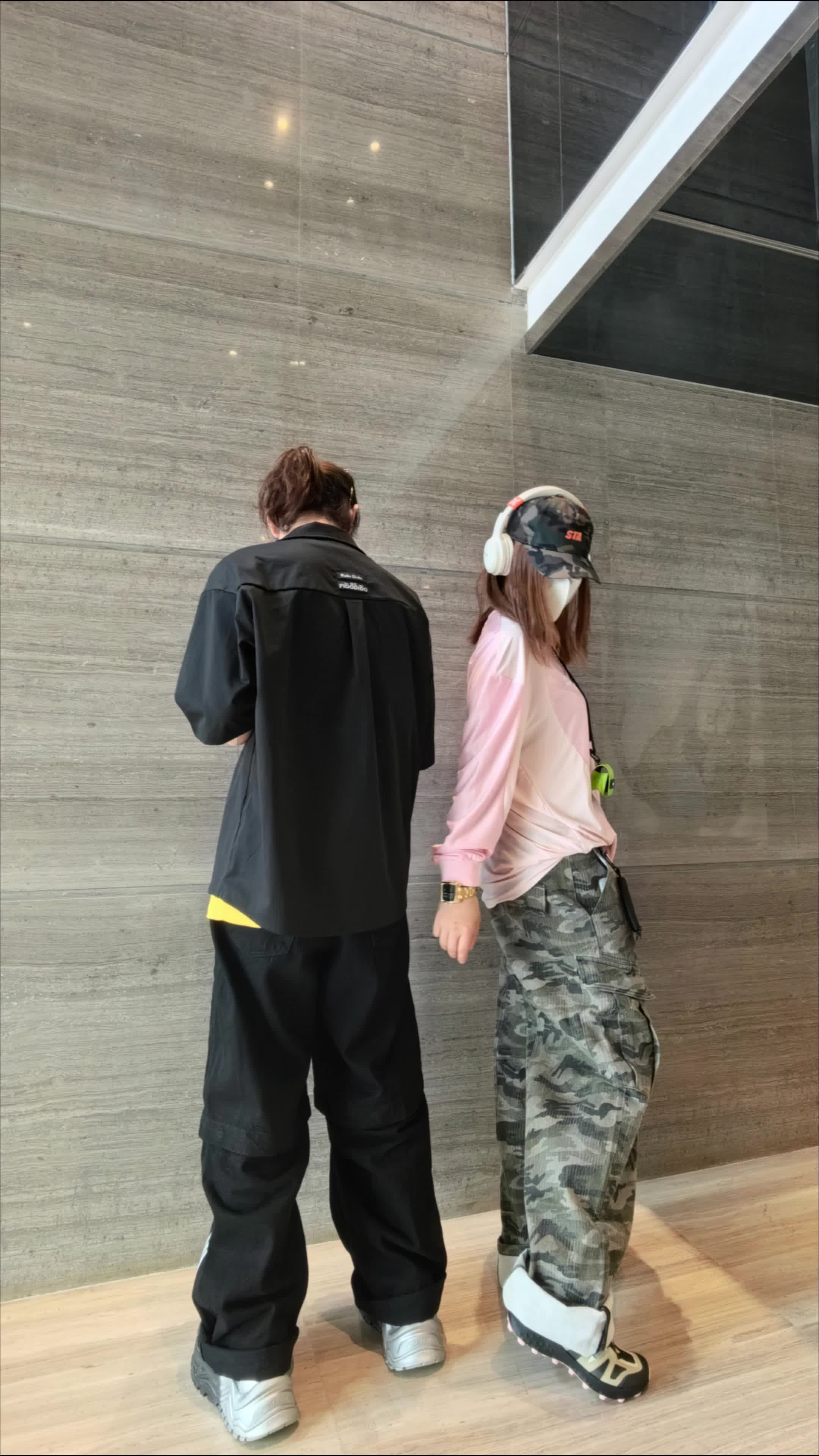 春夏多巴胺色系情侣穿搭