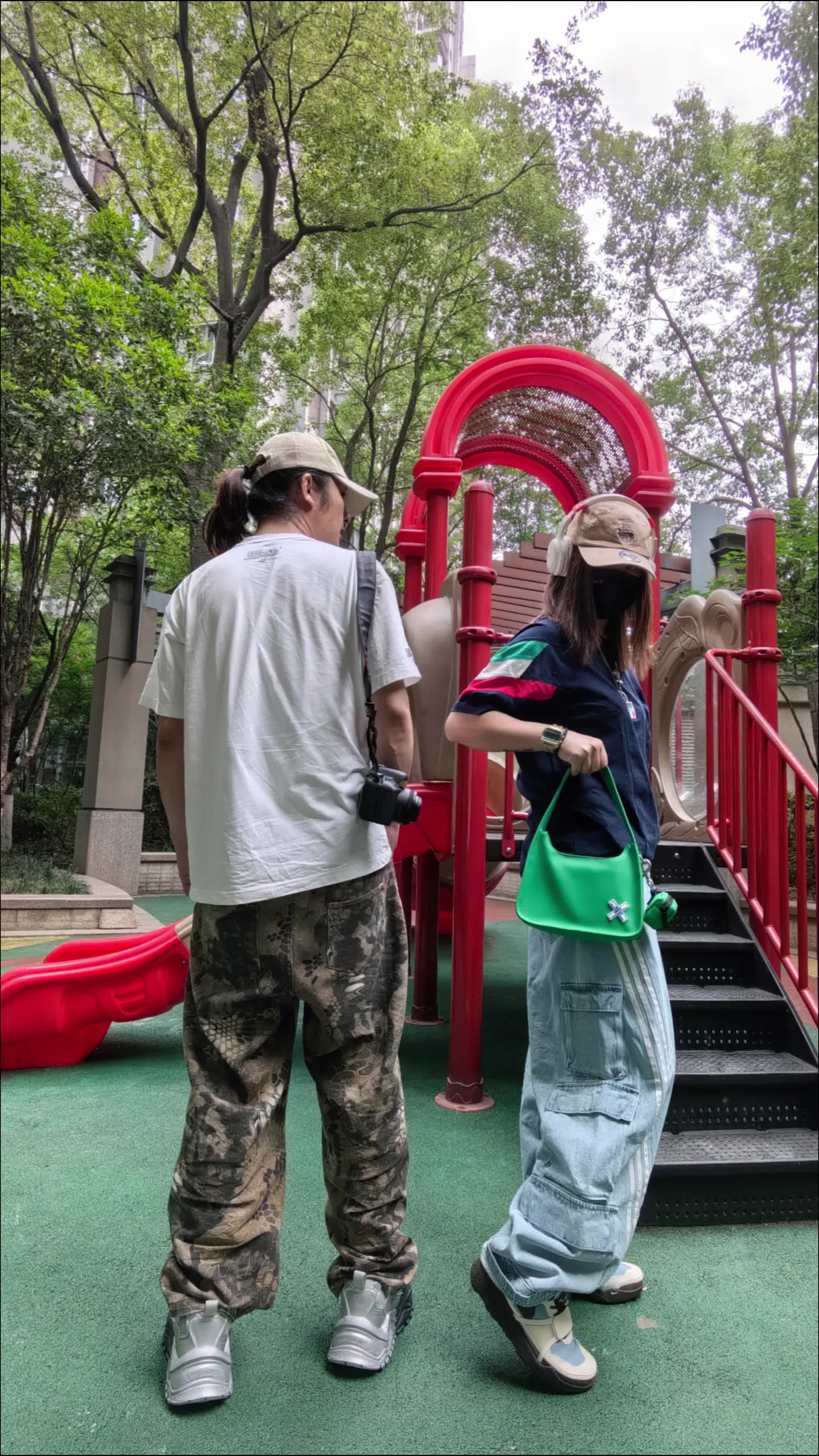 运动系户外情侣💑穿搭