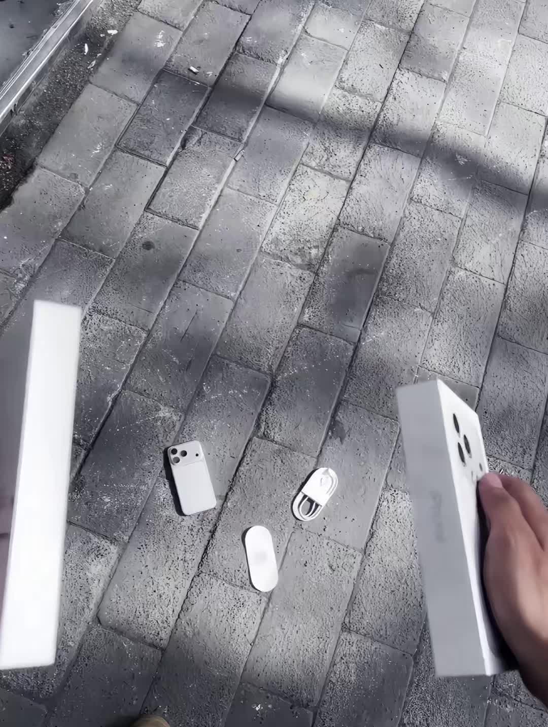 全体降半屏默哀