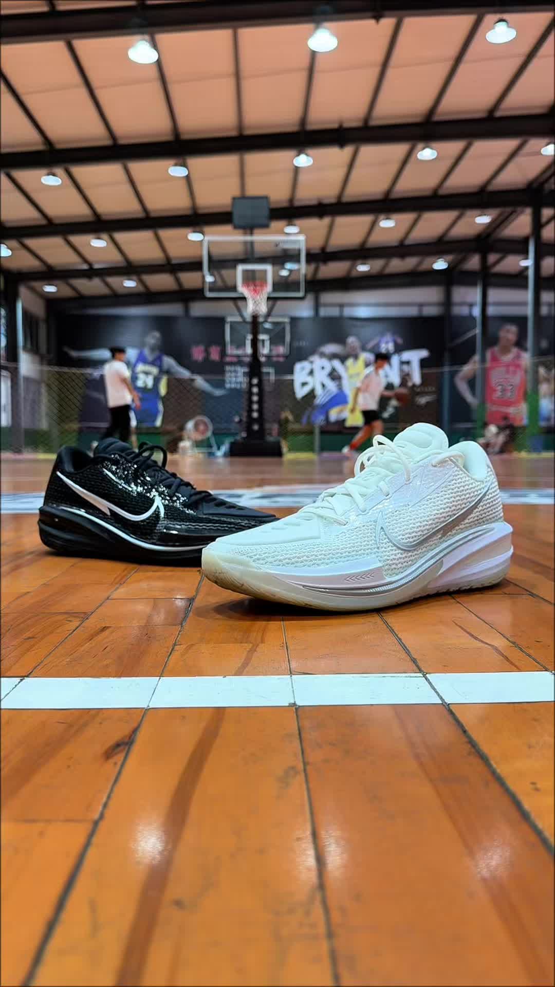 还是黑白鸳鸯给力‼️要不都没办法看👀