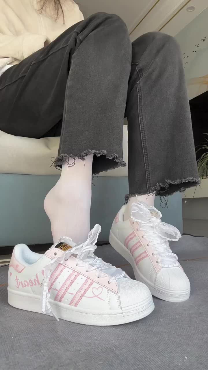👟球鞋名称：

📌是否偏码【偏大/不偏码