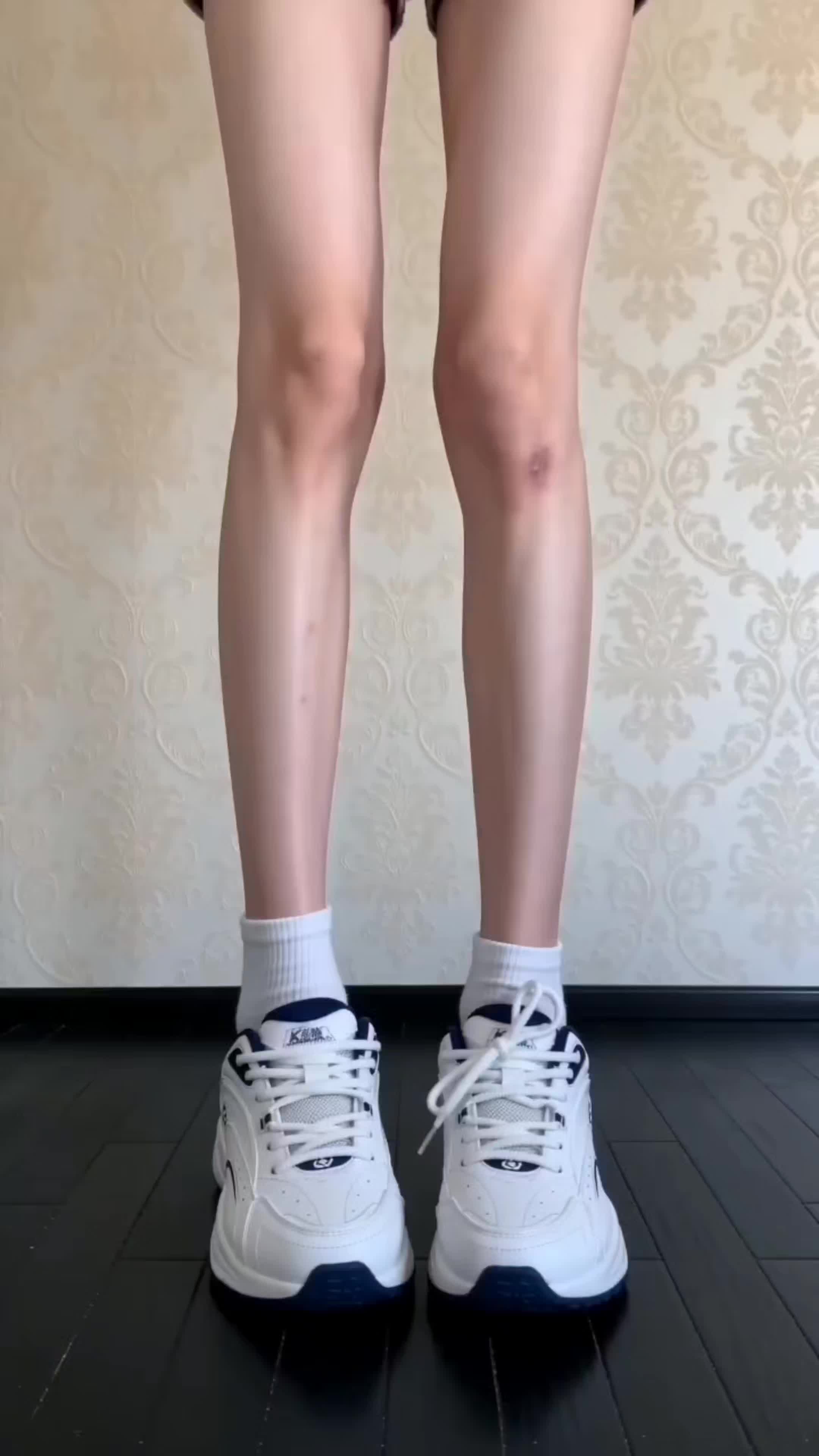 谁懂啊！这双白蓝运动鞋直接焊在我脚上了😭