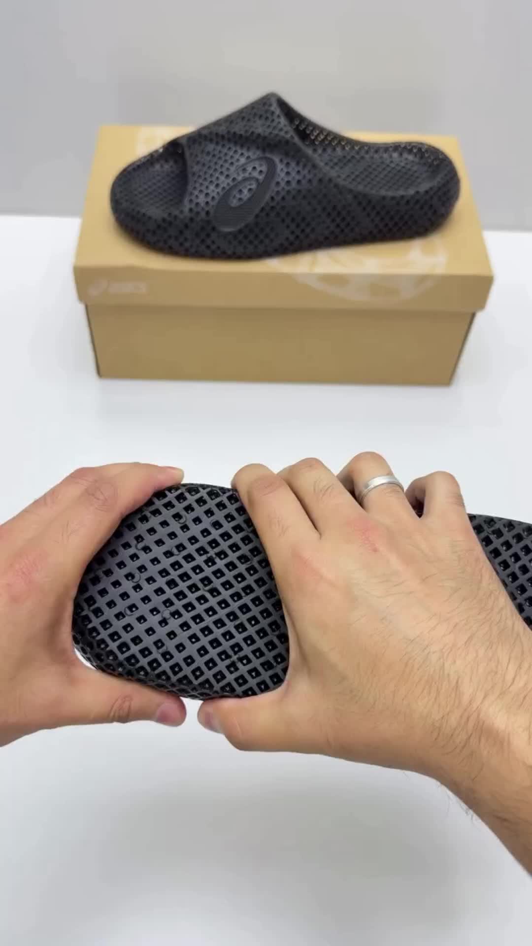 Asics3D打印拖鞋🩴 你们怎么看？