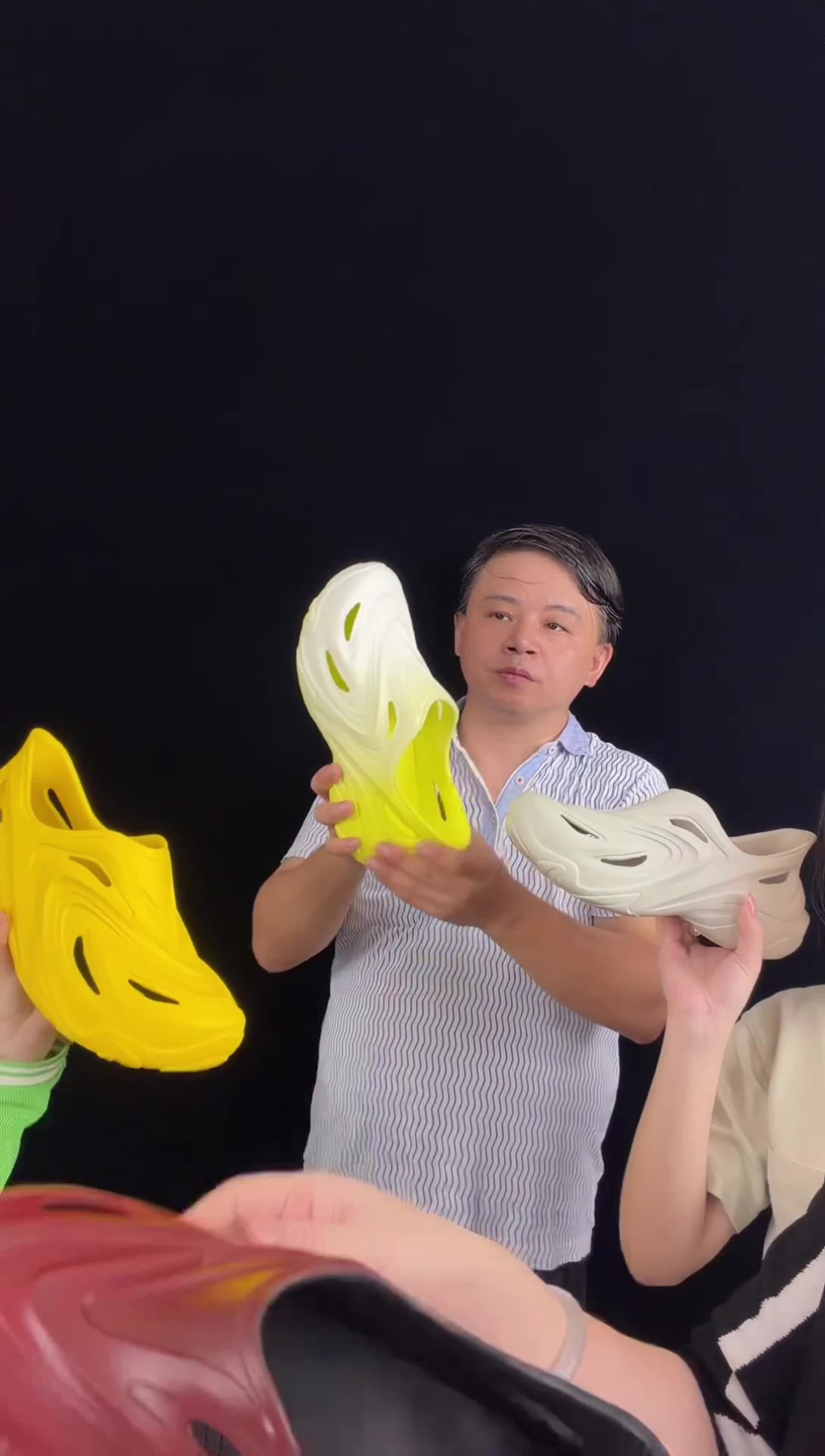 轻量化EVA软弹缓震 包头护趾透气外穿凉拖！