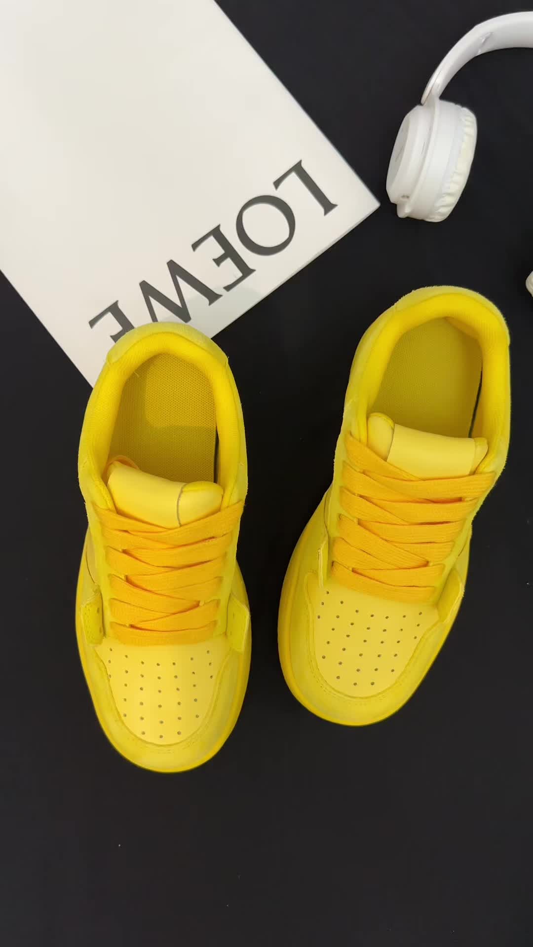 这双鞋子好阳光