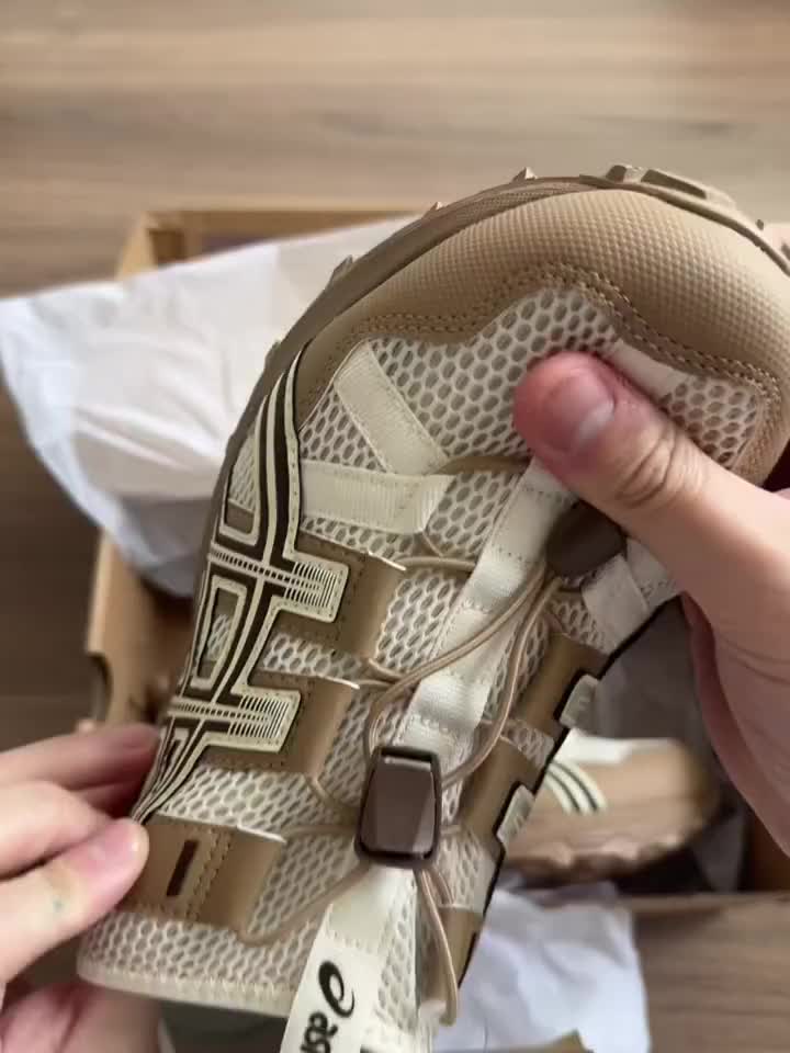 🍂被问爆的懒人神鞋！ASICS这双直接焊在脚上