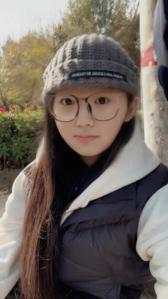 哈喽在～在干嘛呀