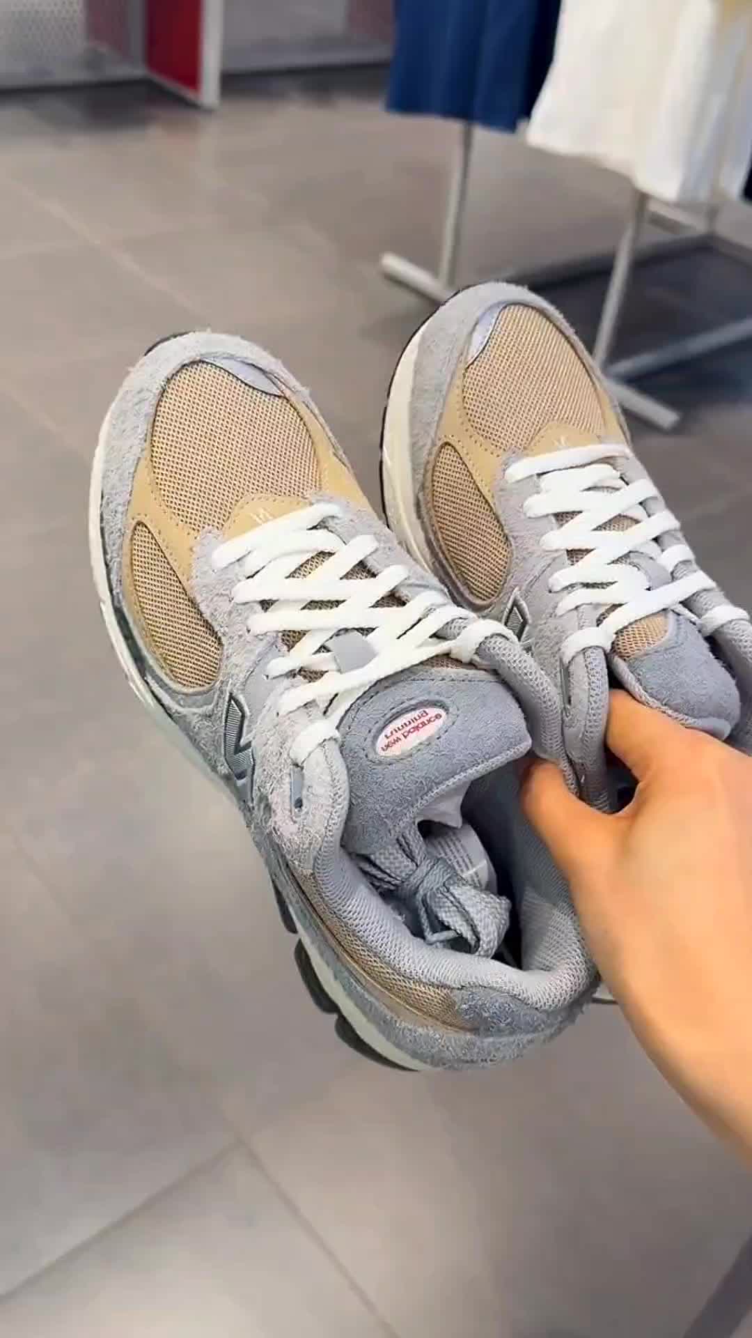 New Balance NB 2002R 舒适百搭 低帮跑步鞋 男女同款 灰褐色