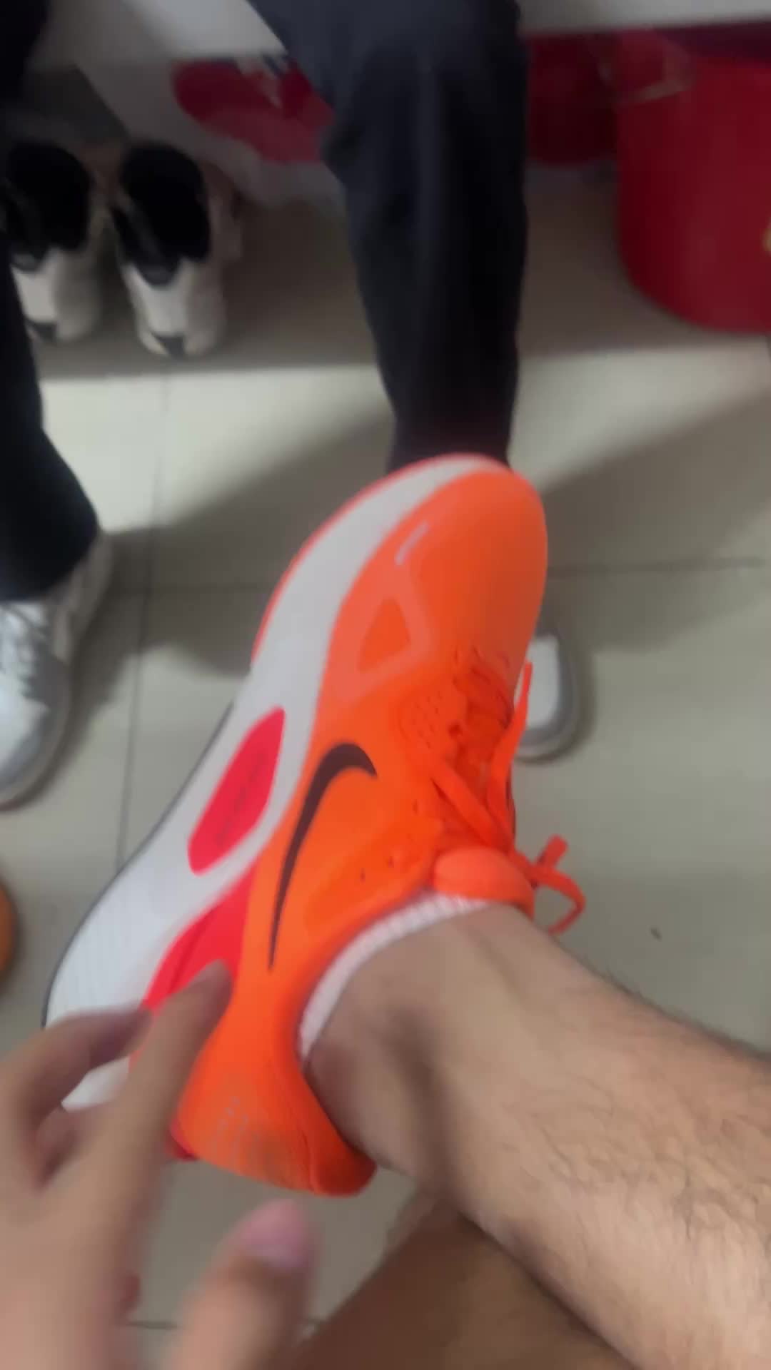 鞋子非常的Q弹