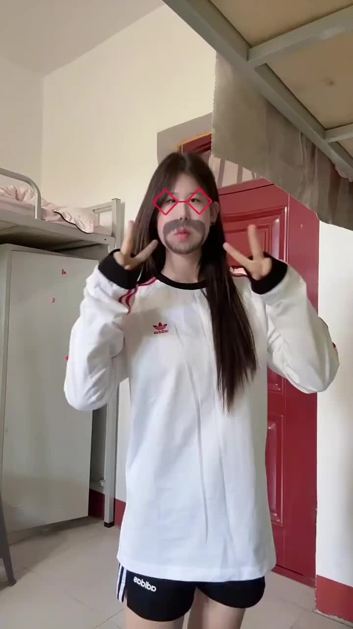 🛒好物名称：Adidas/阿迪达斯童装 