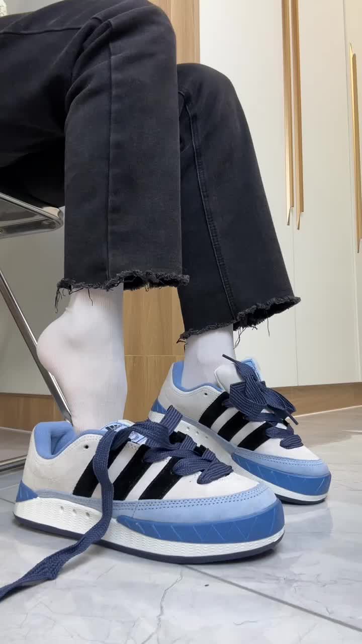 👟球鞋名称：

📌是否偏码【偏大/不偏码