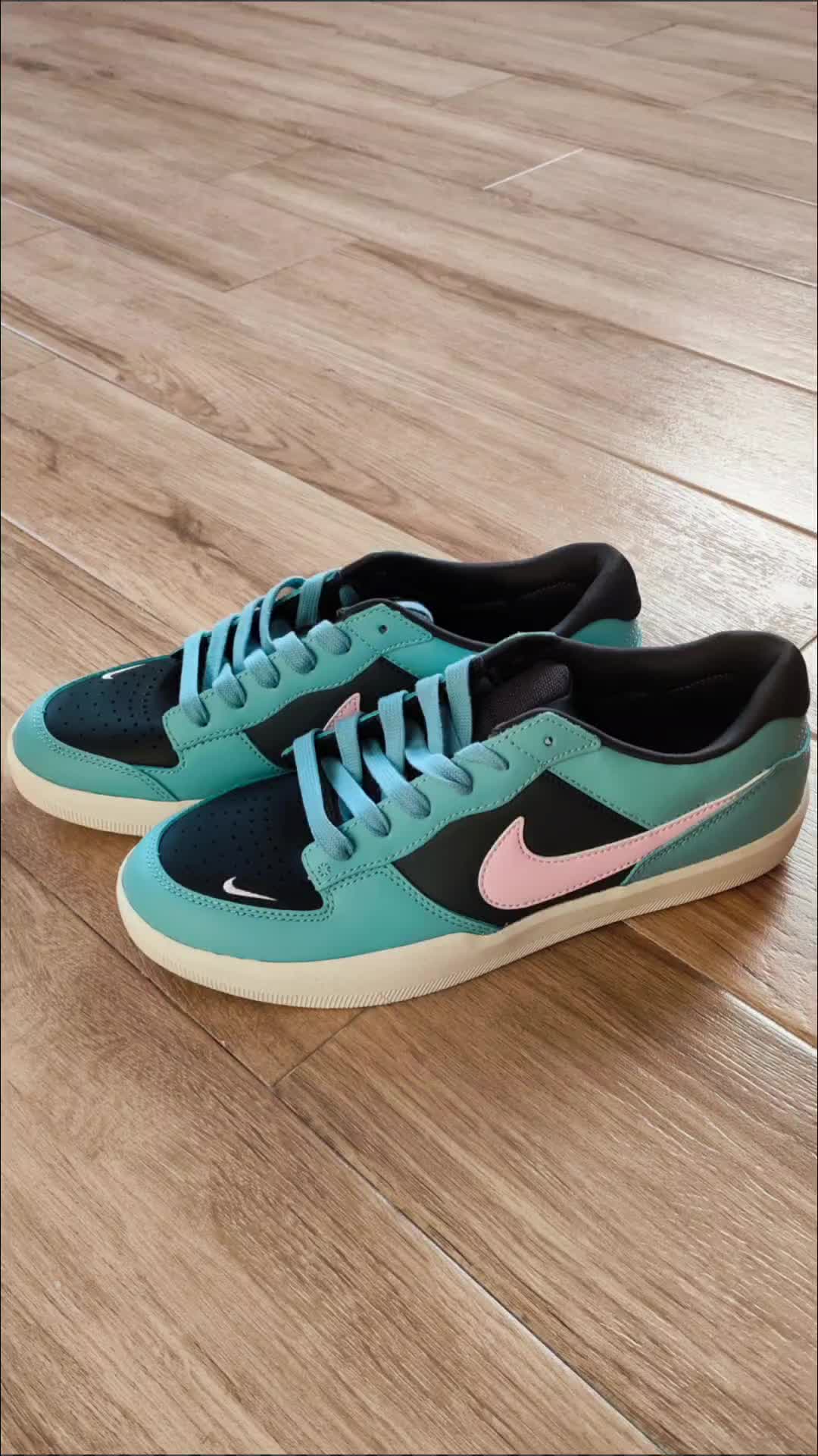 蓝黑主调碰撞温柔淡粉直接美到失语🌸