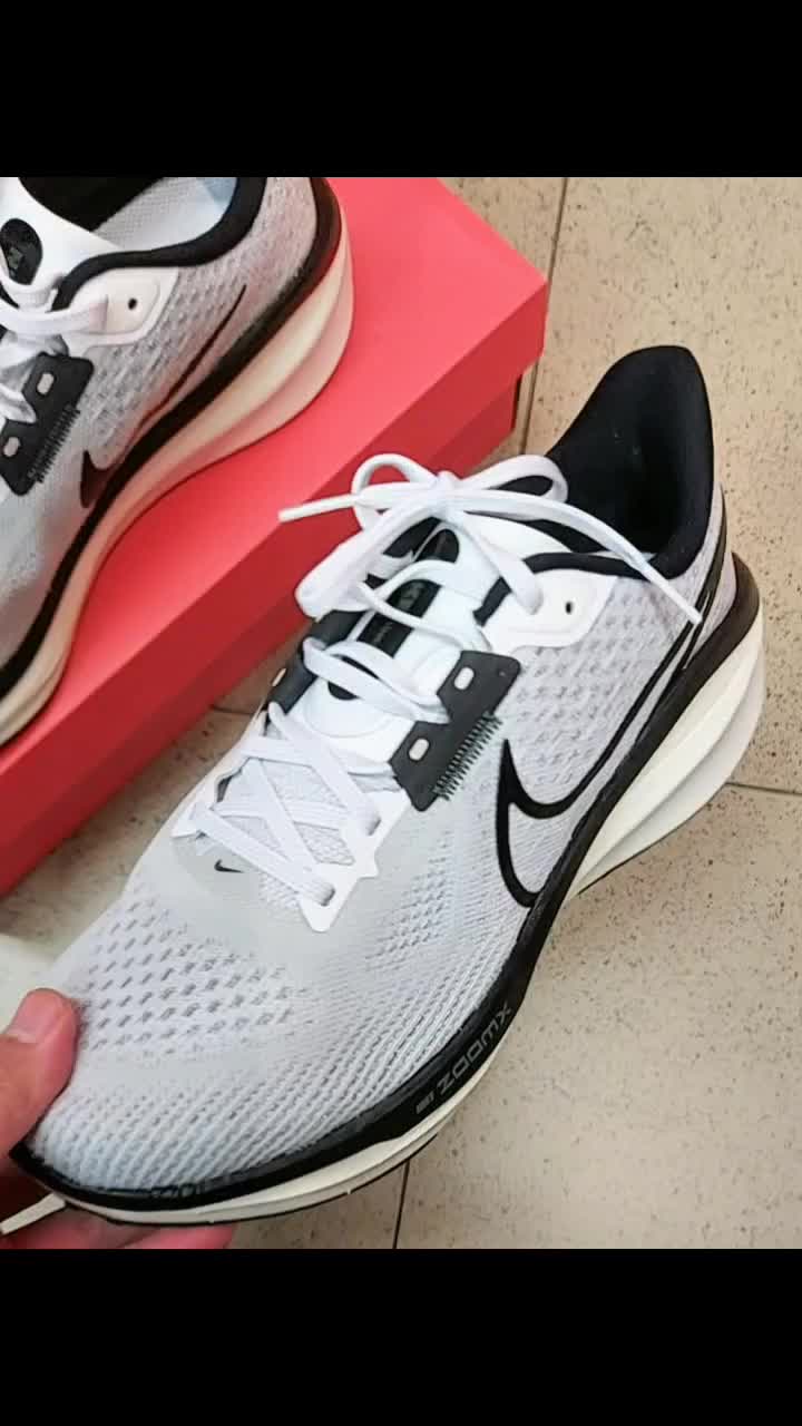 跑鞋千千万，到底怎么选？耐克Vomero17怎么样