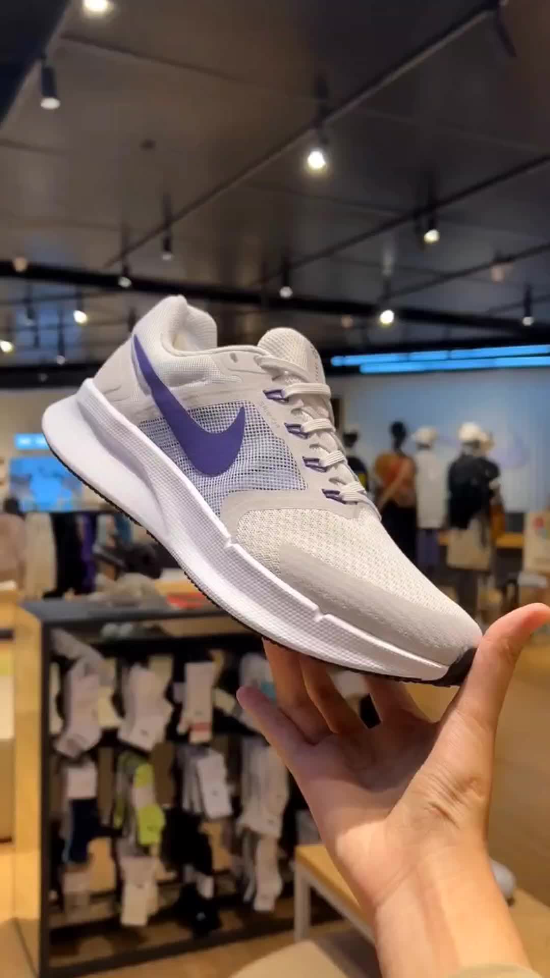 Nike Run Swift 3 舒适时尚跑步鞋 女款 灰蓝白