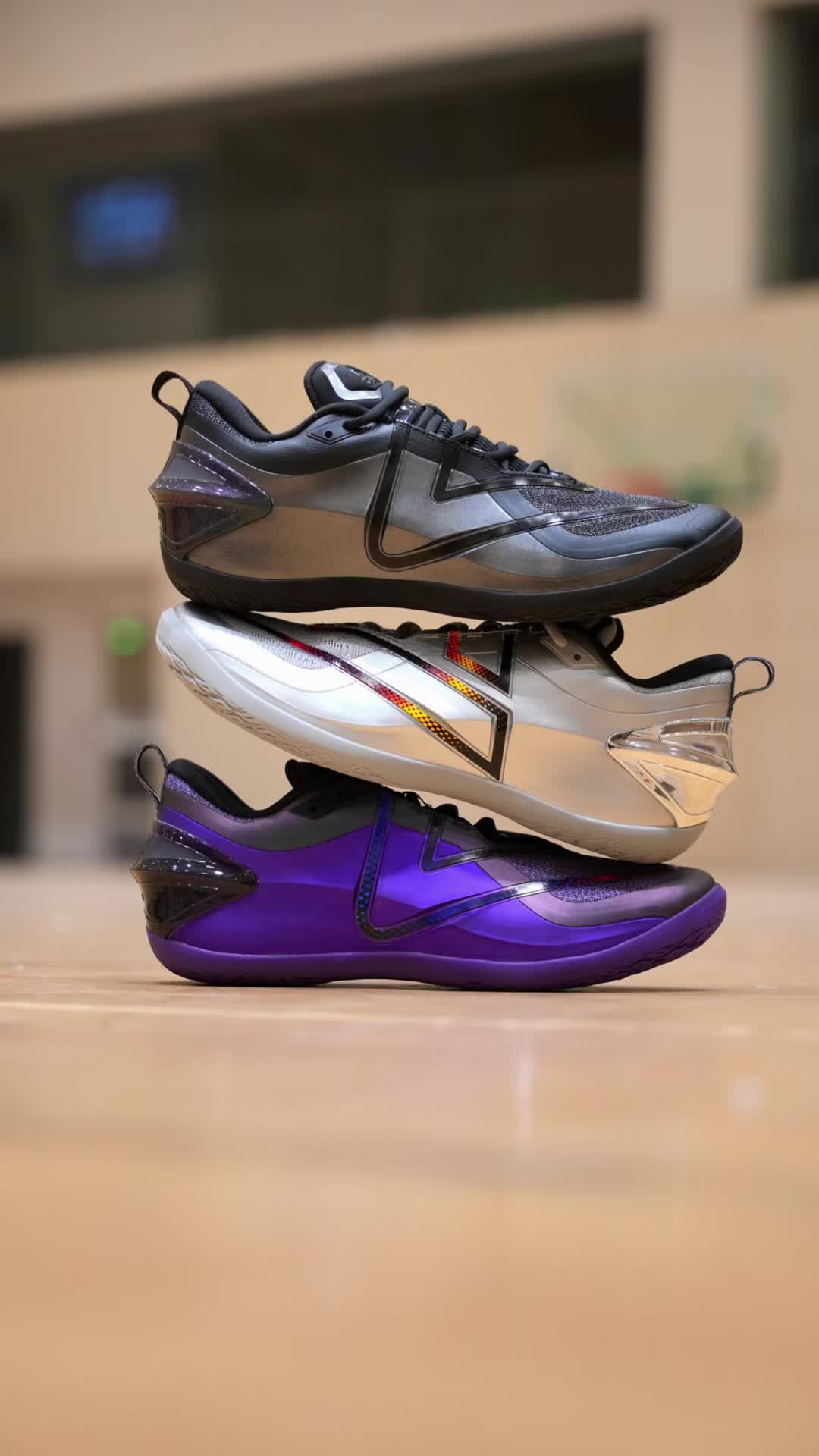 匹克将军可以算得上是今年的球鞋颜王之一，不同配色的质感都各有特色