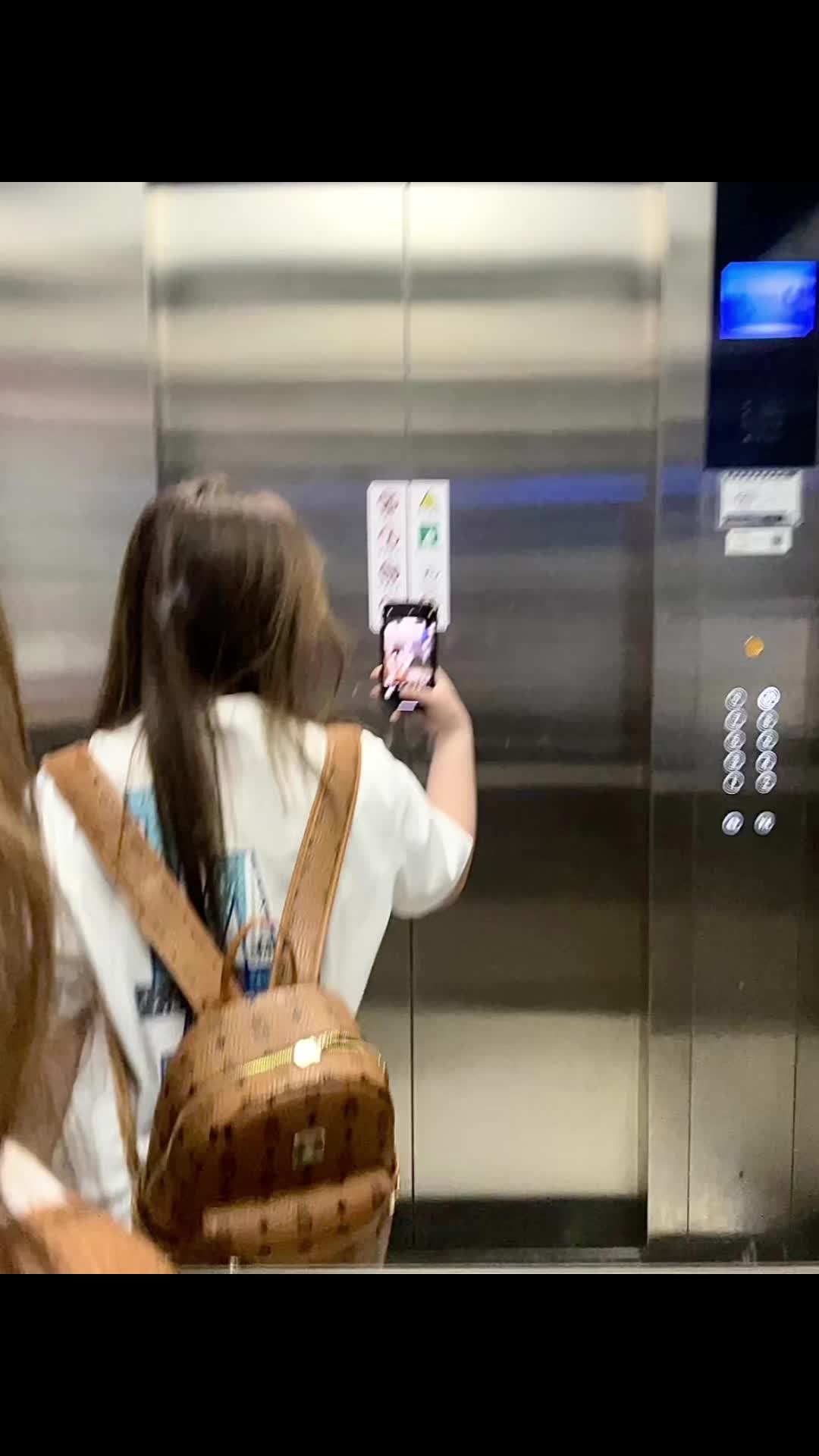 迪士尼双肩包喜欢😘