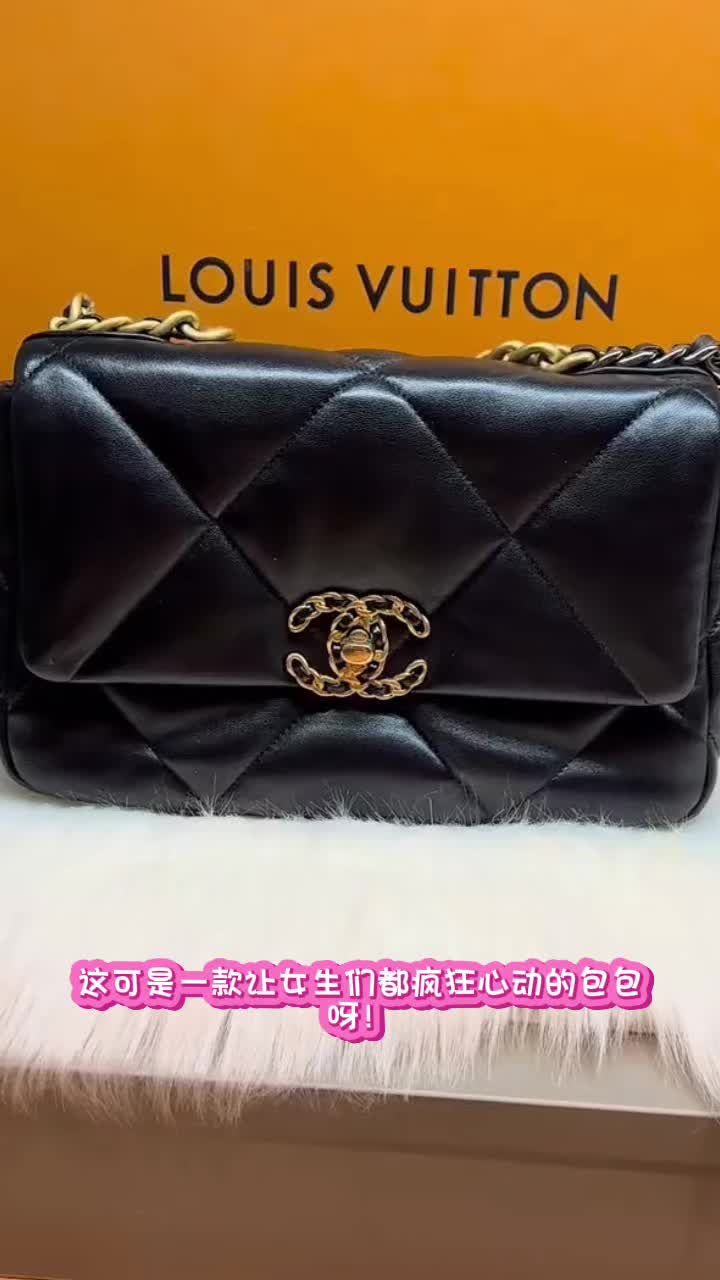不得不爱！香奈儿 19Bag 小号黑色