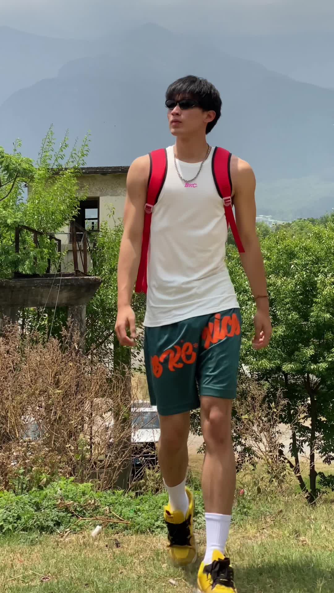 “186男大体育生穿搭”#男大学生 #o
