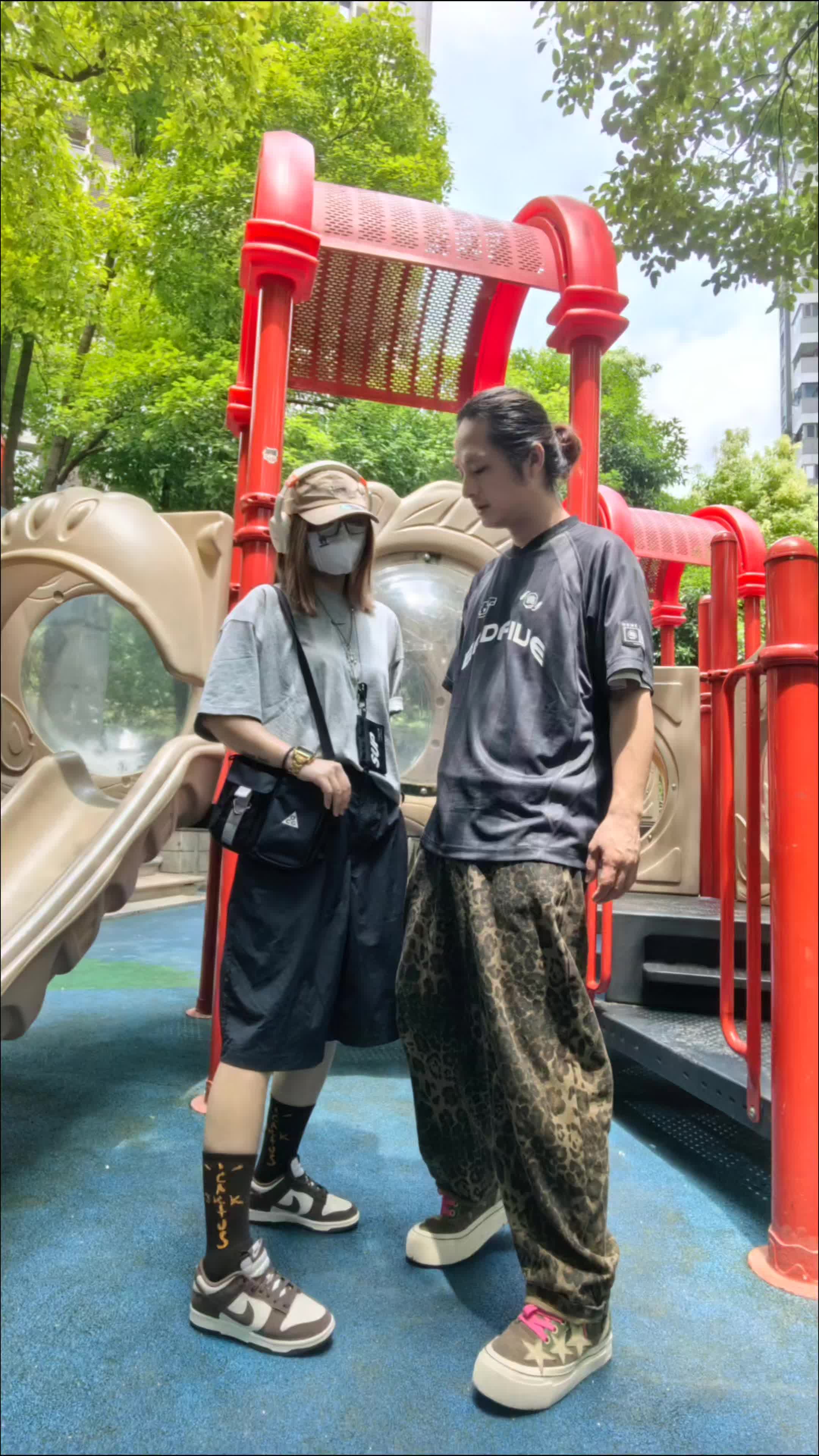 夏日运动风情侣👭休闲穿搭分享